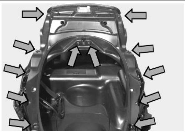PIAGGIO MP3 500 - Caisson porte-casque - 3