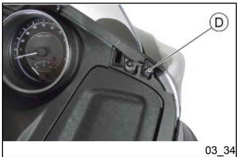 PIAGGIO X10 - Dépose de la protection avant - 5
