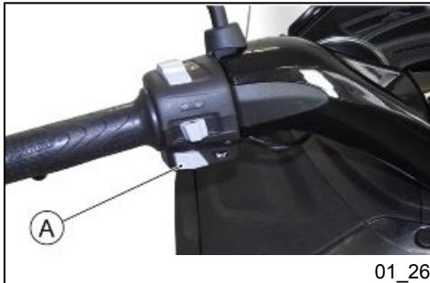 PIAGGIO X10 - Contacter des clignotants (01_25) - 1