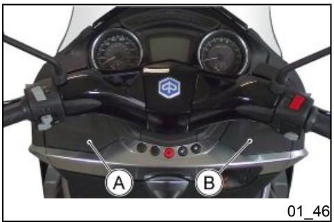 PIAGGIO X10 - Ouverture de la selle (01_44, 01_45) - 2