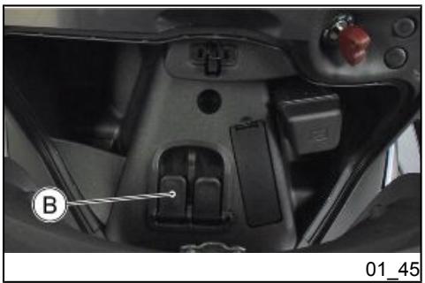 PIAGGIO X10 - Ouverture de la selle (01_44, 01_45) - 1