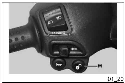 PIAGGIO X8 - Opening the saddle to access the helmet compartment by remote control - 2