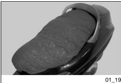 PIAGGIO X8 - The saddle (01_18, 01_19) - 2