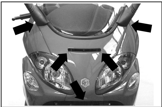 PIAGGIO X9 500 - Front central cover - 1