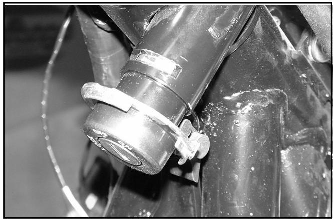 PIAGGIO X9 500 - Disassembly with lock turned to "OFF" - 3