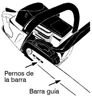 MCCULLOCH CS330 - ACOPLAMENTO DE LA BARRA GUIA Y LA CADENA (si no está ya acopladas) - 3