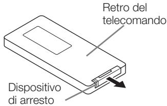 ONKYO RBX-500 - Premere lateralmente il dispositorio di arresto per estrarre il portapila. - 1