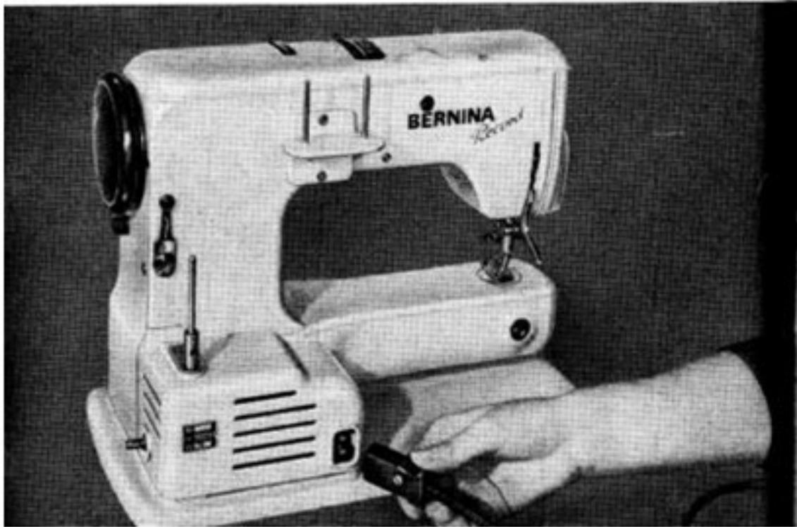 BERNINA RECORD 530, 530 - Navette et canette - 1