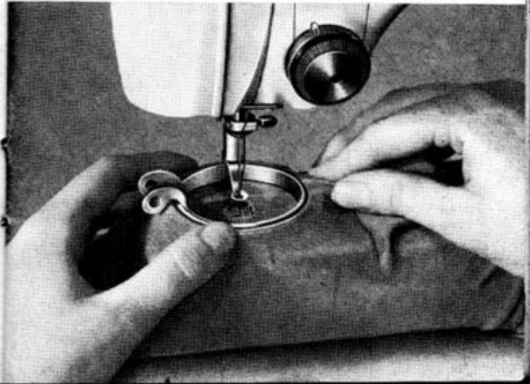 BERNINA RECORD 530, 530 - Raccommodage des bas - 1