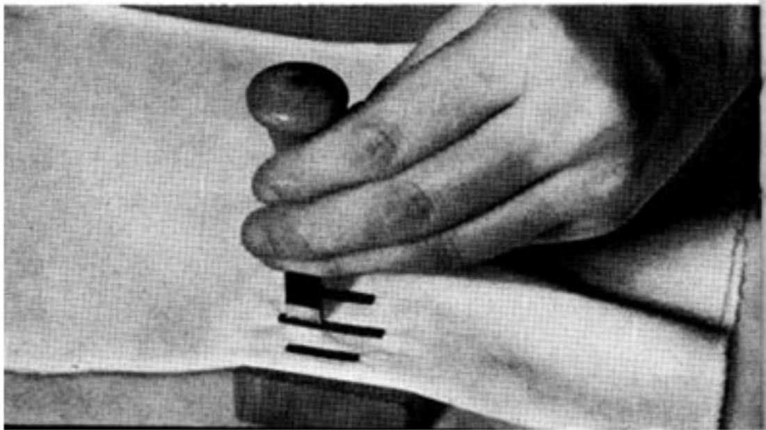 BERNINA RECORD 530, 530 - Confection d'une boutonnière - 6