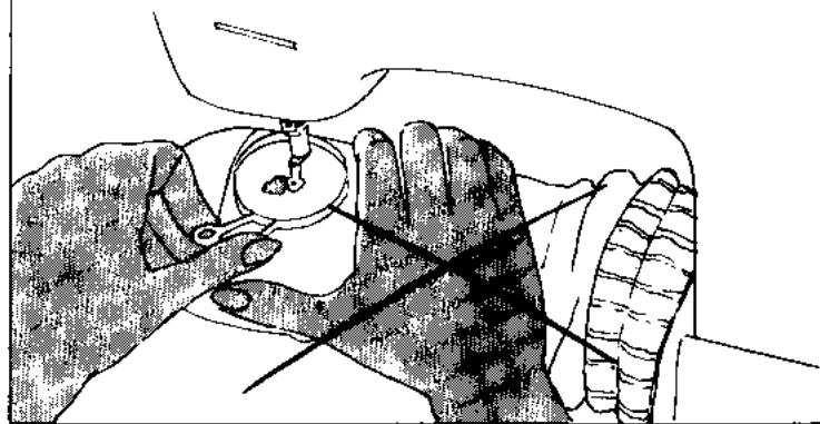 BERNINA 707 - Darning fine socks (also sleeves) - 1