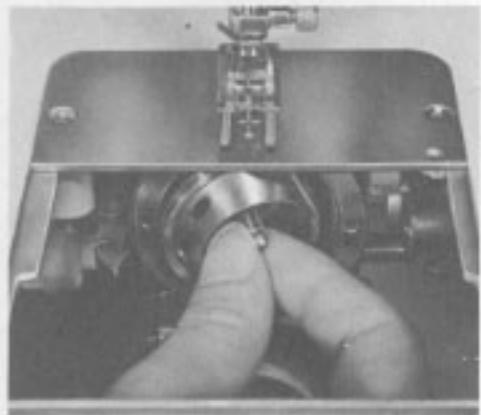 BERNINA 707 - To take off the open arm cover - 8