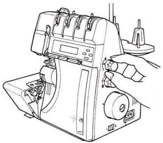 BERNINA 1300DC - Fils décoratifs - 1