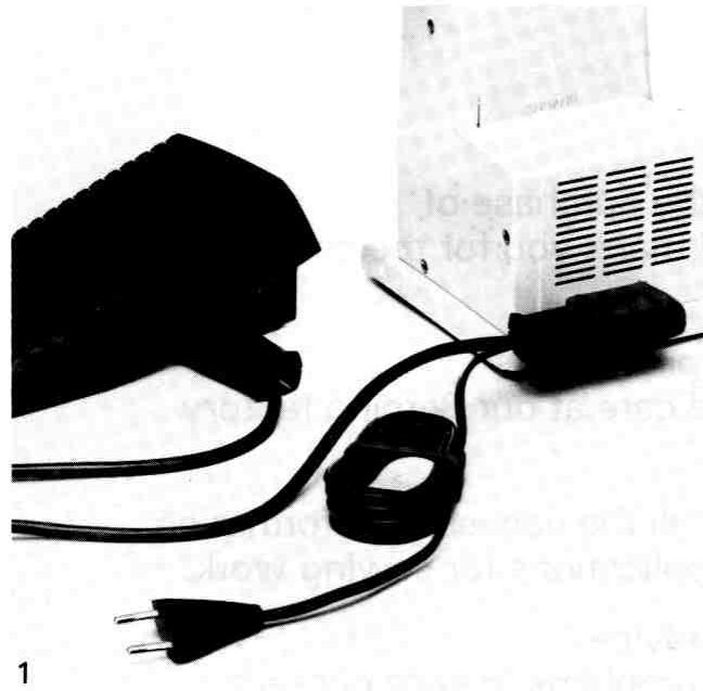 BERNINA 801 SPORT - Removing Bobbin Case - 1