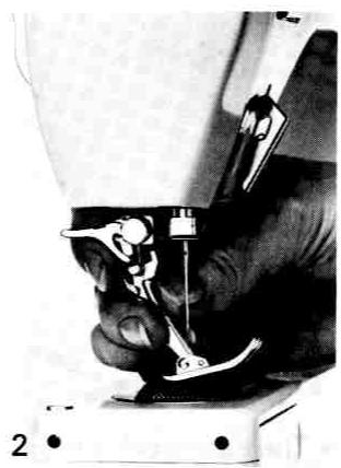 BERNINA 801 SPORT - Bringing up Lower Thread - 2