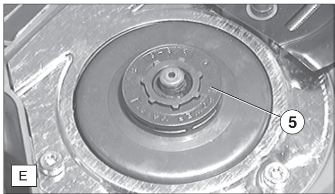DOLMAR PS-9010 - Replacing the sprocket - 4