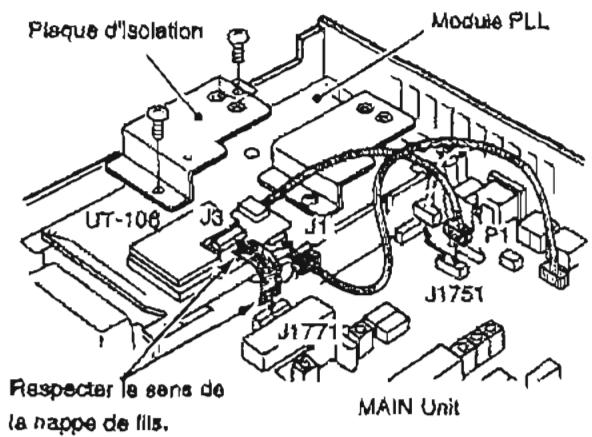 ICOM IC-910H - Installer un premier module DSP (côte face avant) - 1