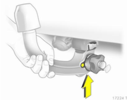 OPEL ZAFIRA 2 - Insertion de la barre d'attelage - 1