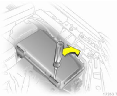 OPEL ZAFIRA 2 - Boîte à fusibles du compartmentement moteur - 1
