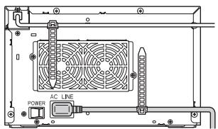 MITSUBISHI CP-D707DW - SECURISER LE CORDON D'ALIMENTATION ET LE CABLE USB - 1