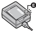 PANASONIC DMWBTC12GN - Setzen Sie den Akku in der korrekten Ausrichtung ein. - 3