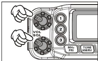 YAESU FT-7800E - METTRE l'émetteur récepteur sous et hors tension - 2