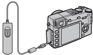 FUJI APPAREIL PHOTO A OBJECTIF INTERCHANGEABLE X-E1 NOIR 18-55MM - Utilisation d'une télécommande filaire - 1