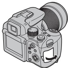 FUJI FINEPIX S1OO FS - Ouvrez le volet de la fente d'insertion. - 1