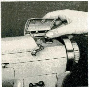 BORLETTI 1100 ZIGZAG - Préparation des fils sur la machine - 3