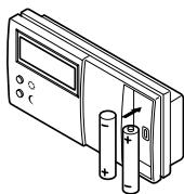 OTIO THERMOSTAT D AMBIANCE PROGRAMMABLE 93210 - Installéz deux piles 1,5 Volt type R6 - 1