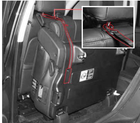 SSANGYONG REXTON 2 - RABATTEMENT DE SIEGE DE 2NDE RANGEE (EN ACCEDANT AU SIEGE DE 3EME RANGEE) - 2