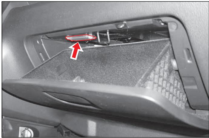 SSANGYONG REXTON 2 - LAMPE DE LA BOITE A GANTS - 1