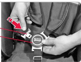 BRITAX B-DUAL & B DUAL - Pour ajuster correctement la hauteur des bretelles, proceder comme suit : - 1