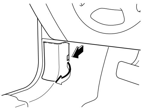 MAZDA RX-8 2011 - Remplacement des fusibles sur le côte conducteur - 1