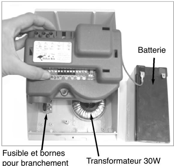 DUCATI SW700T SOLAR - Pour charger la batterie : - 2