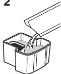 PANASONIC LV95 - Vierta agua corrente y detergente en la unidad del liquido de limpieza. - 2
