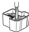 PANASONIC LV95 - Gießen Sie Wasser und Reinigungsmittel in die Reinigungsflußigkeitseinheit. - 1