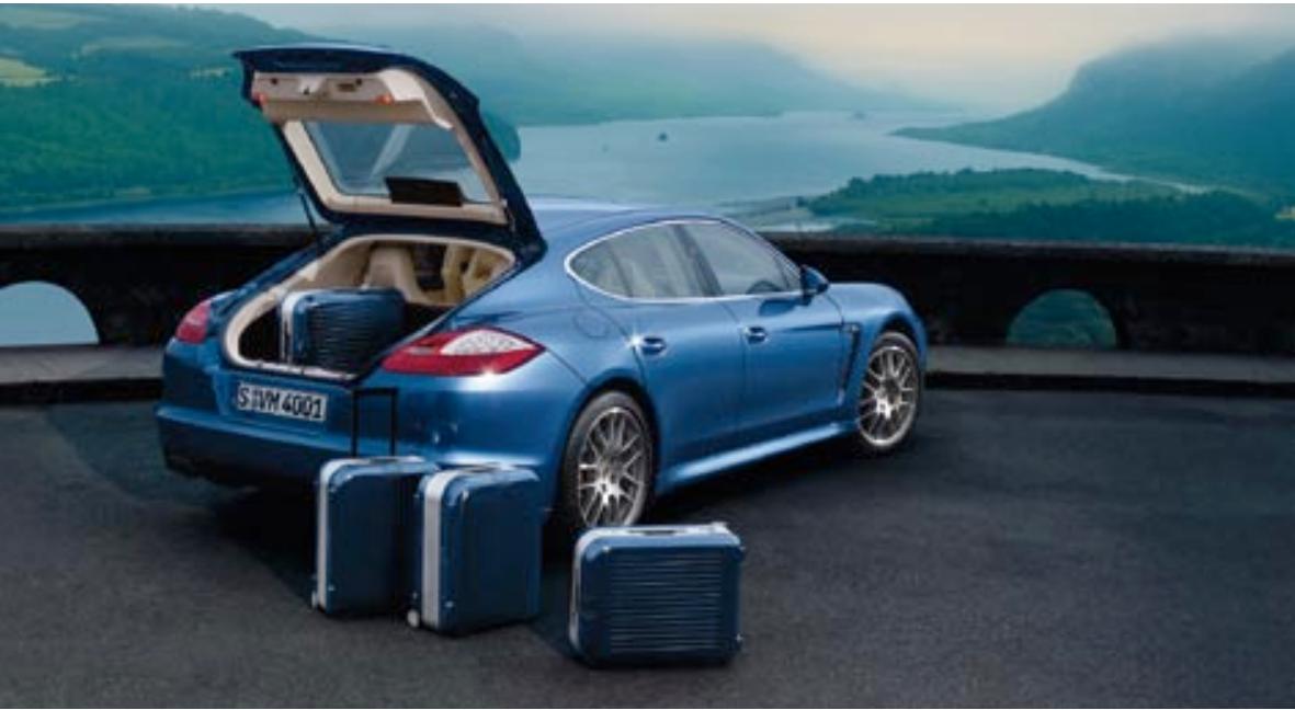 PORSCHE PANAMERA S - Espace plus que génereux à l'arrière. - 1