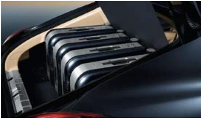 PORSCHE PANAMERA S - Espace plus que génereux à l'arrière. - 4