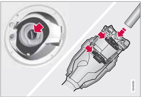 VOLVO V40 - Ravitaillement en carburant - 1
