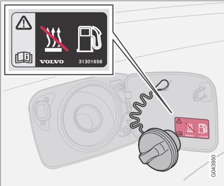 VOLVO V50 - Ouverture de la trappe du réservoir de carburant - 1