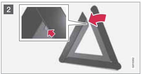 VOLVO V60 - Triangle de présignalisation et trousse de premier secours* - 1