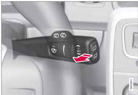 VOLVO V60 - Lavage des phares et des vitres - 1
