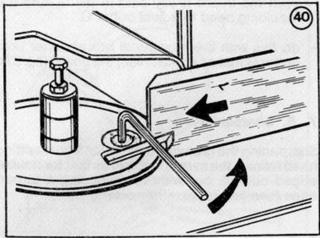 KITY TOUPIE 626 - Montage du disque à rainer sur la machine - 1