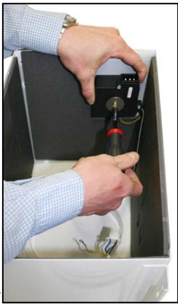 ROBLIN VIZIO VERRE MURALE - UK ELECTRICAL CONNECTION ELECTRICAL REQUIREMENTS - 18