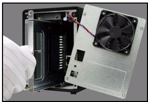 ZYXEL NSA-220 PLUS - Installera hårdiskenheter - 6