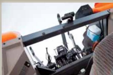 KUBOTA M130X - Echappement d'angle (position basse) - 3