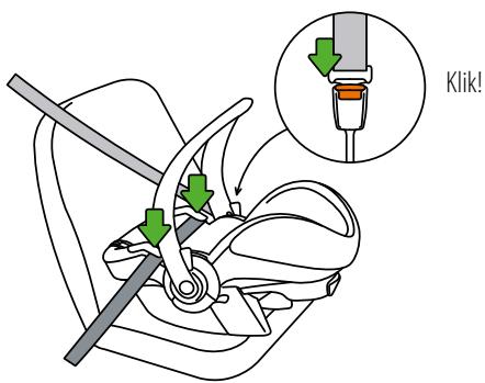 STOKKE IZI GO - Montaž tylem do kierunku jazdy za pomocę pasa bezpiecznychstwa - 4