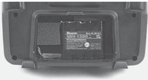 GRAUPNER MX-10 - Entnahme des Senderakkus - 1