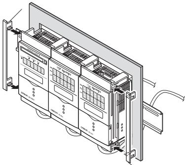 OMRON ZS-DSU - 3.Installez les petits adaptateurs de montage dans les quatre troughs sur l'unité d'enregistrement de données et les contrôleurs. - 4